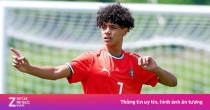 Read more about the article Ronaldo Jr gây ấn tượng trong lần đầu đá chính cho U15 Bồ Đào Nha
